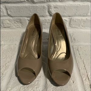 BANDOLINO SUPERMODEL HEELS